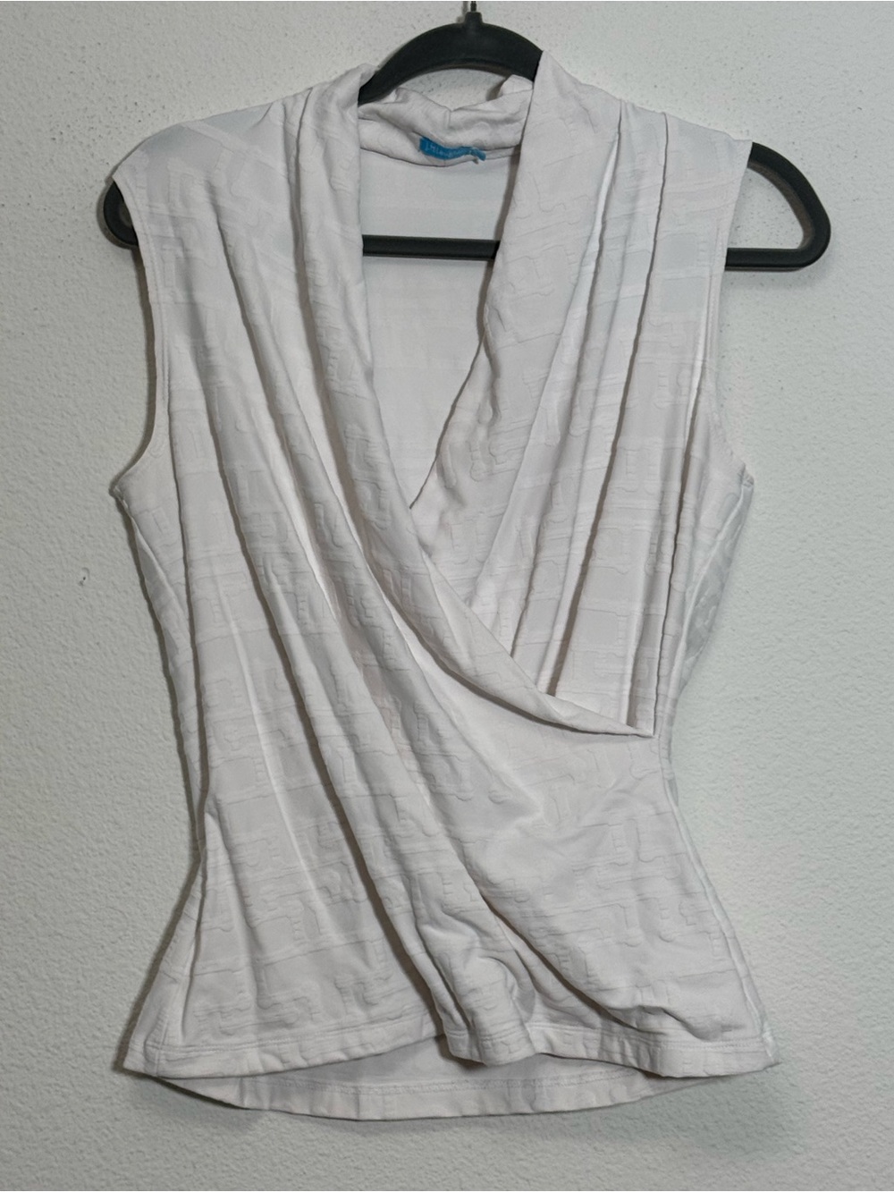 J.McLaughlin‎ White Jacquard Sleeveless Faux Wrap Top Preppy Coastal Chic Size L